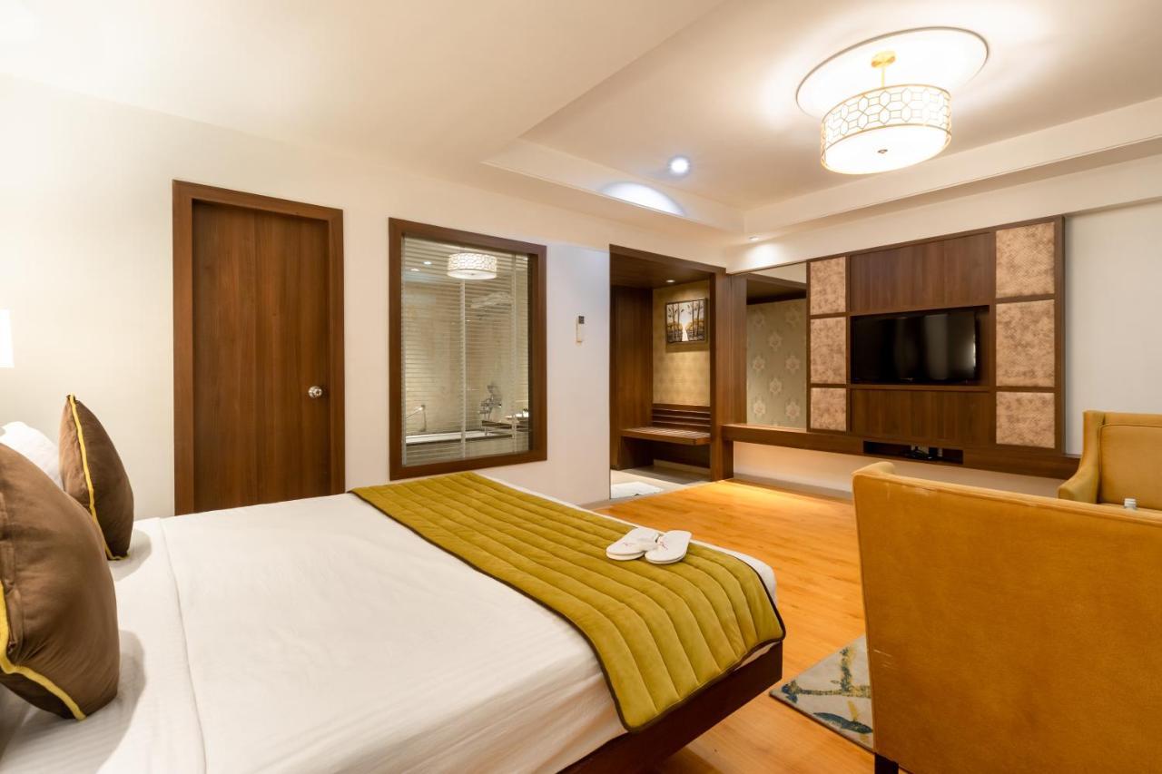 Freesia By Express Inn Palghar Екстер'єр фото